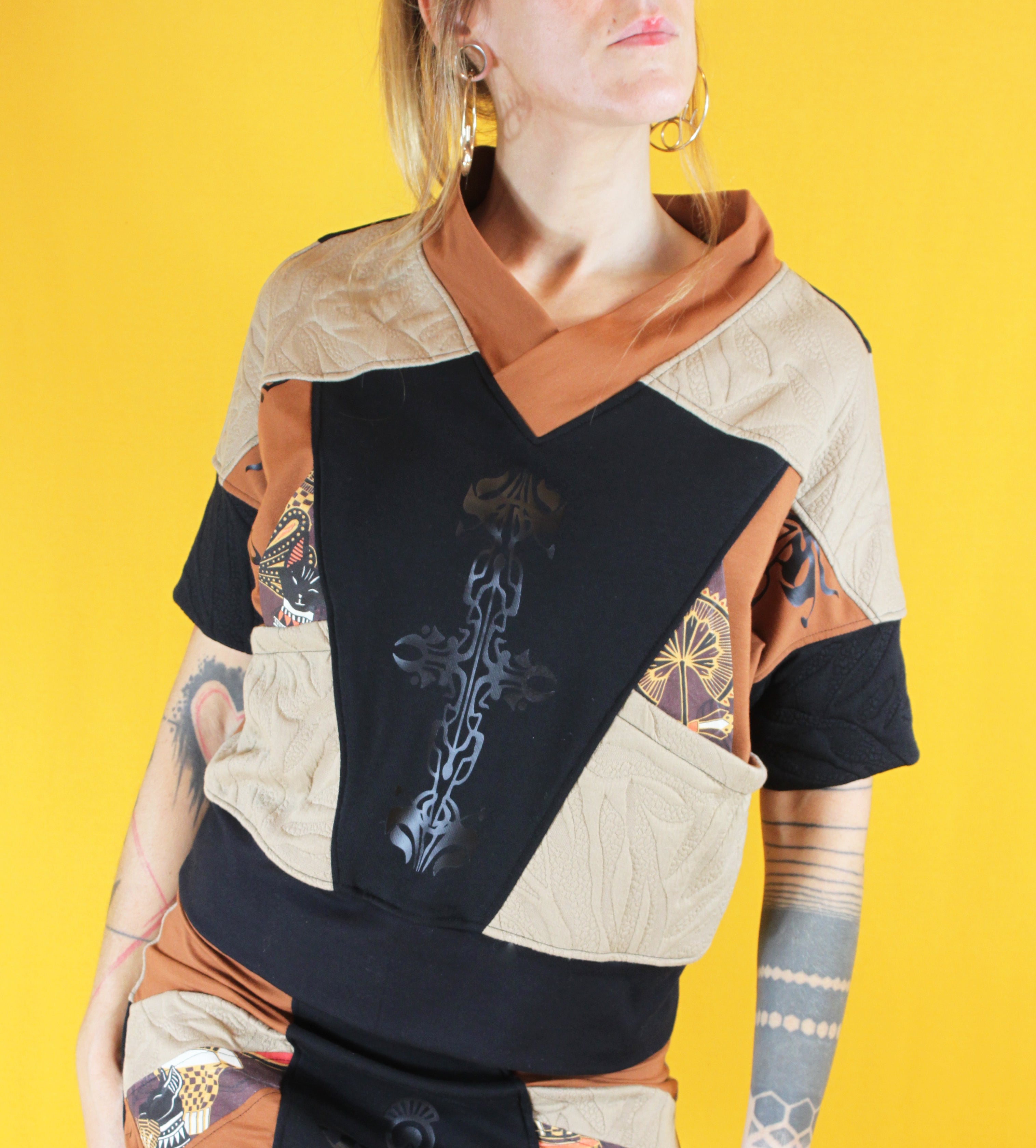 ᗷᗩᔕ丅ᗴ丅 A25 Tee Pockets V TM