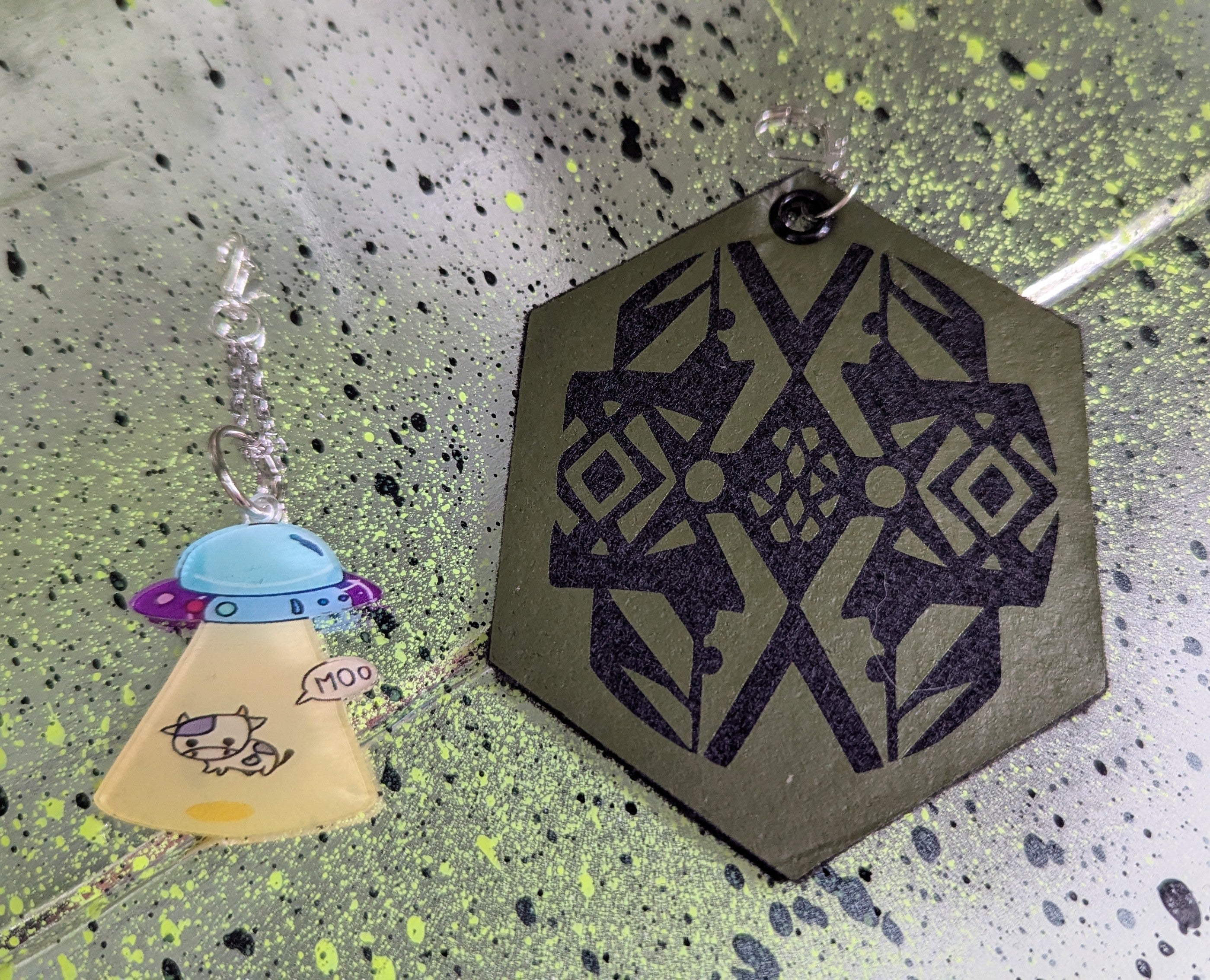 ❤️🧡💛👽💚💙💜 A25 Boucles d'Oreilles 🐄🛸