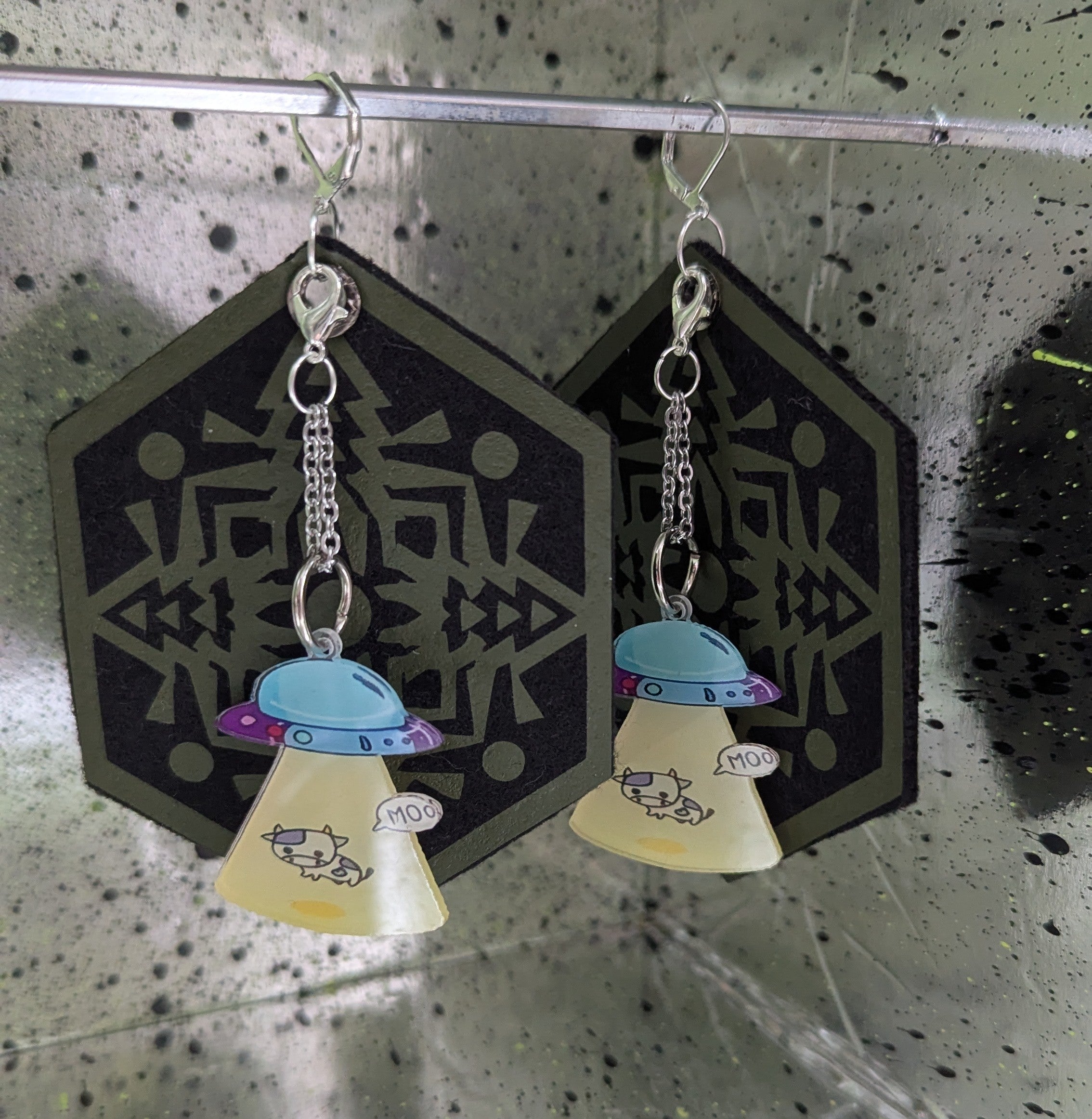 ❤️🧡💛👽💚💙💜 A25 Boucles d'Oreilles 🐄🛸